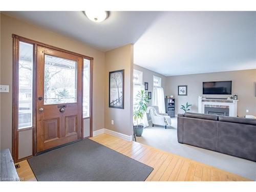 139 Lakewood Avenue, Crystal Beach, ON - Indoor With Fireplace