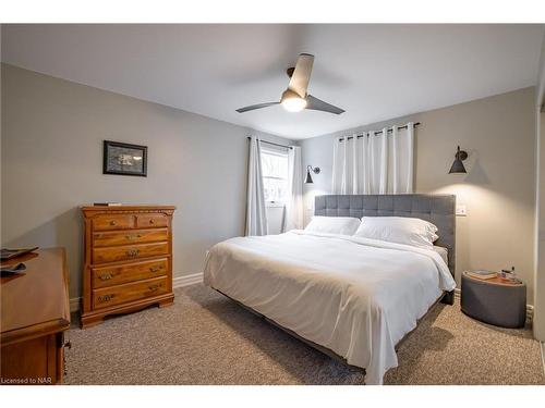 139 Lakewood Avenue, Crystal Beach, ON - Indoor Photo Showing Bedroom