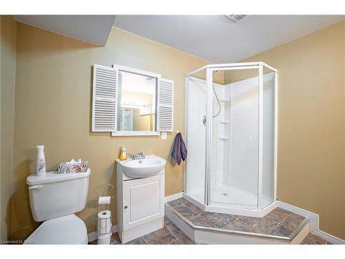 139 Lakewood Avenue, Crystal Beach, ON - Indoor Photo Showing Bathroom