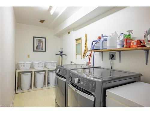 139 Lakewood Avenue, Crystal Beach, ON - Indoor Photo Showing Laundry Room