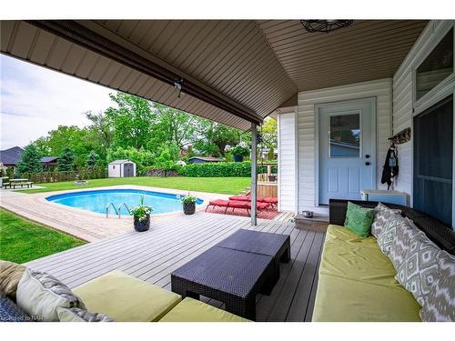 139 Lakewood Avenue, Crystal Beach, ON - Outdoor With Deck Patio Veranda With Exterior