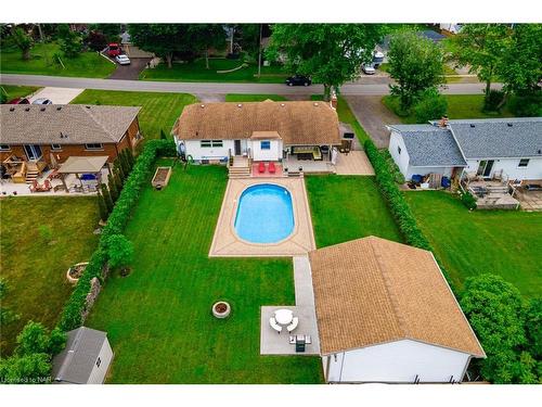 139 Lakewood Avenue, Crystal Beach, ON - Outdoor With Above Ground Pool