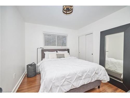 12 Corbett Avenue, St. Catharines, ON - Indoor Photo Showing Bedroom