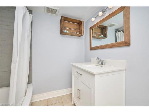 12 Corbett Avenue, St. Catharines, ON - Indoor Photo Showing Bathroom
