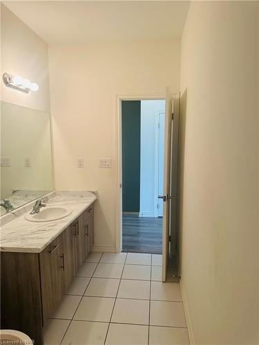 1220 Green Acres Drive, Fort Erie, ON - Indoor Photo Showing Bathroom