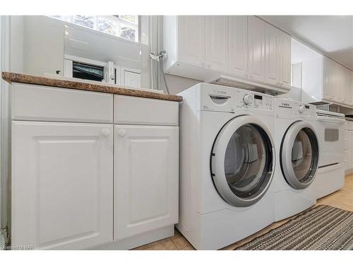 6950 Waterloo Drive, Niagara Falls, ON - Indoor Photo Showing Laundry Room