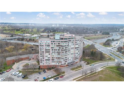 305-7 Gale Crescent, St. Catharines, ON - Outdoor With View