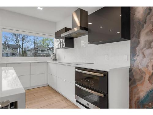 53 Tennessee Avenue, Port Colborne, ON - Indoor Photo Showing Kitchen