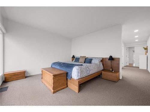 53 Tennessee Avenue, Port Colborne, ON - Indoor Photo Showing Bedroom