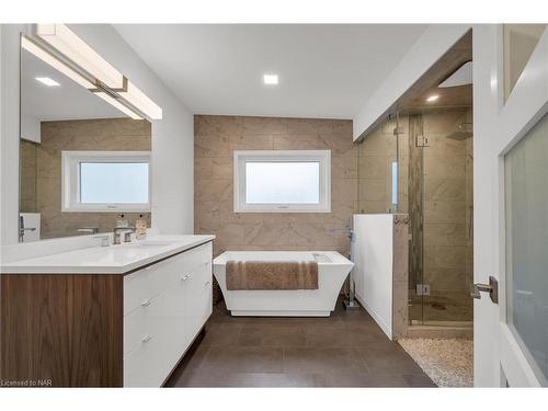 53 Tennessee Avenue, Port Colborne, ON - Indoor Photo Showing Bathroom