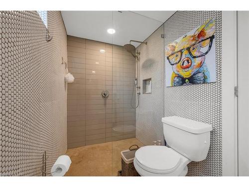 53 Tennessee Avenue, Port Colborne, ON - Indoor Photo Showing Bathroom