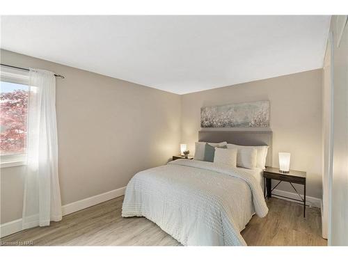 30-77 Linwell Road, St. Catharines, ON - Indoor Photo Showing Bedroom