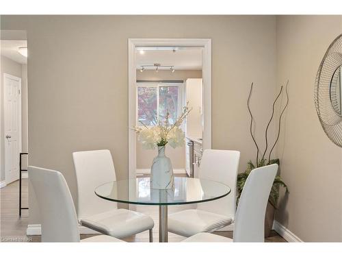 30-77 Linwell Road, St. Catharines, ON - Indoor Photo Showing Dining Room