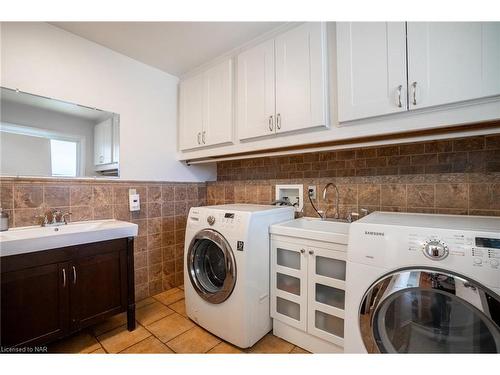 1740 Four Mile Creek Road, Niagara-On-The-Lake, ON - Indoor Photo Showing Laundry Room