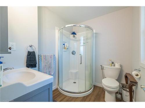 5412 Houck Drive, Niagara Falls, ON - Indoor Photo Showing Bathroom