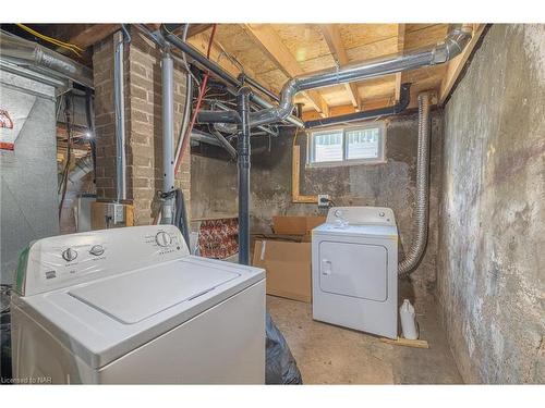 5412 Houck Drive, Niagara Falls, ON - Indoor Photo Showing Laundry Room