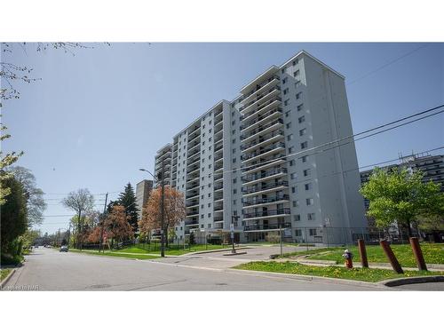 704-1100 Caven Street, Mississauga, ON - Outdoor With Balcony With Facade