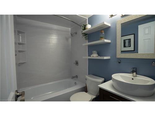 704-1100 Caven Street, Mississauga, ON - Indoor Photo Showing Bathroom