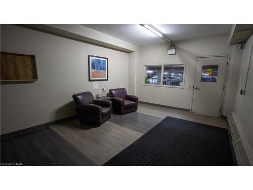 704-1100 Caven Street, Mississauga, ON - Indoor Photo Showing Other Room