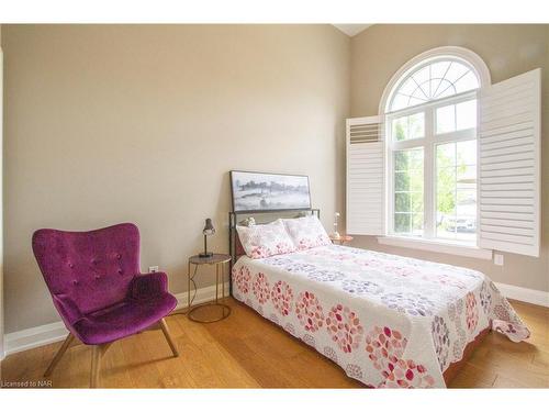62-3232 Montrose Road Road, Niagara Falls, ON - Indoor Photo Showing Bedroom