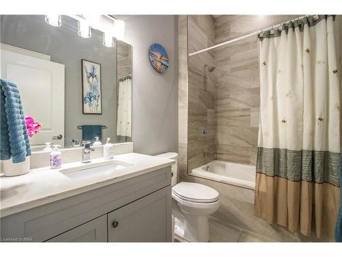 62-3232 Montrose Road Road, Niagara Falls, ON - Indoor Photo Showing Bathroom