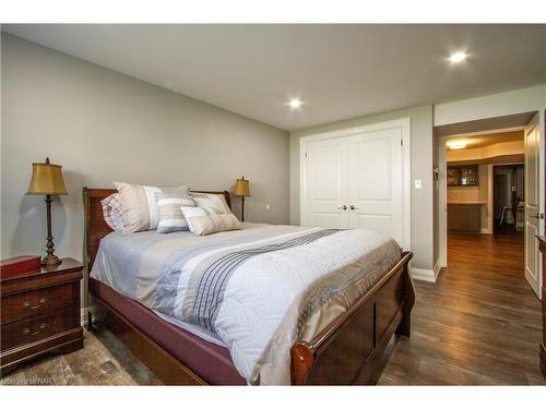 62-3232 Montrose Road, Niagara Falls, ON - Indoor Photo Showing Bedroom