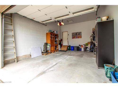 62-3232 Montrose Road Road, Niagara Falls, ON - Indoor Photo Showing Garage