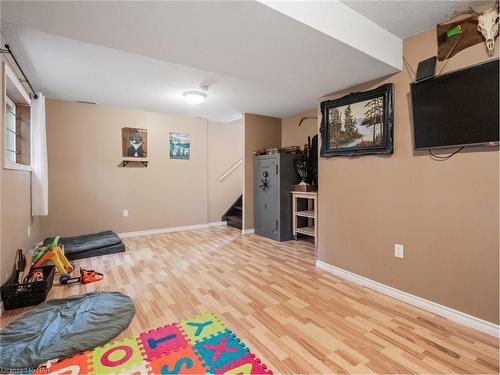 962 Parkdale Avenue, Fort Erie, ON - Indoor Photo Showing Other Room