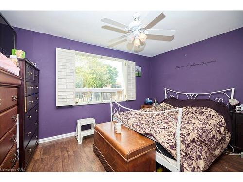 106 Queen Street S, Thorold, ON - Indoor Photo Showing Bedroom