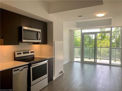 313-7711 Green Vista Gate Gate, Niagara Falls, ON - Indoor Photo Showing Kitchen