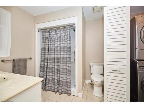 6135 Arad Street, Niagara Falls, ON - Indoor Photo Showing Bathroom