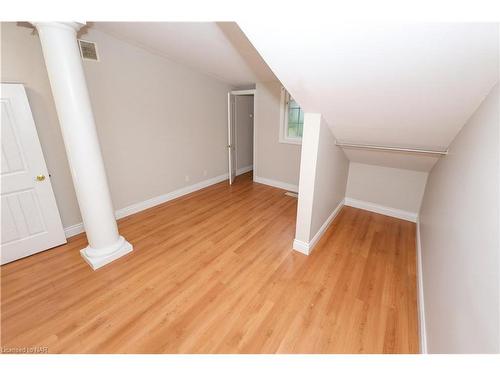 2204 Portage Road, Niagara Falls, ON - Indoor Photo Showing Other Room