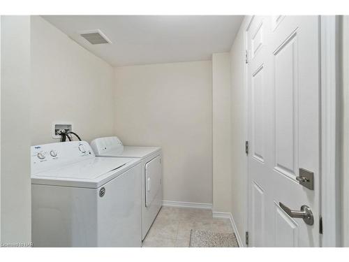 7739 Dockweed Drive, Niagara Falls, ON - Indoor Photo Showing Laundry Room