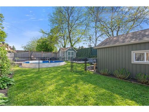 5792 Peer Street, Niagara Falls, ON - Outdoor With Above Ground Pool