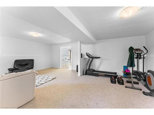 6840 Sunrise Court, Niagara Falls, ON - Indoor Photo Showing Gym Room
