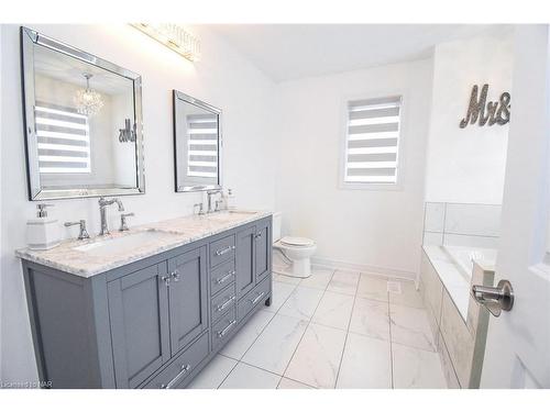 229 Shoreview Drive, Welland, ON - Indoor Photo Showing Bathroom