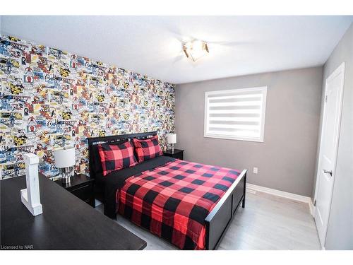 229 Shoreview Drive, Welland, ON - Indoor Photo Showing Bedroom