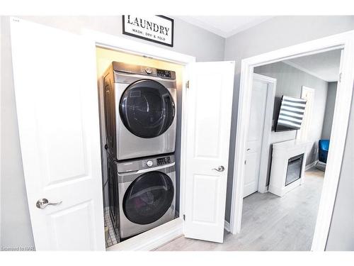 229 Shoreview Drive, Welland, ON - Indoor Photo Showing Laundry Room