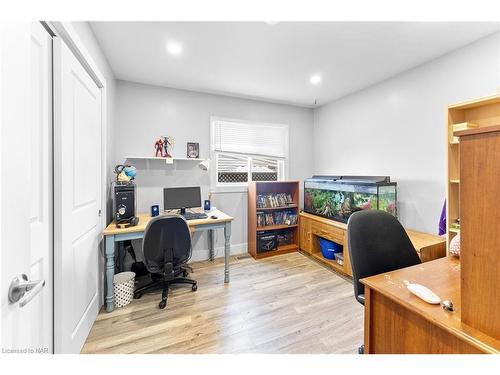 2 Willow Street, St. Catharines, ON - Indoor Photo Showing Office