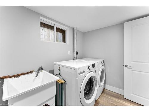 2 Willow Street, St. Catharines, ON - Indoor Photo Showing Laundry Room