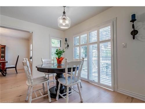 7 Nursery Lane, Fonthill, ON - Indoor Photo Showing Dining Room