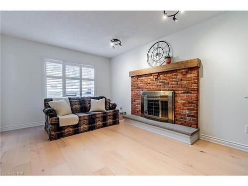 7 Nursery Lane, Fonthill, ON - Indoor Photo Showing Living Room With Fireplace