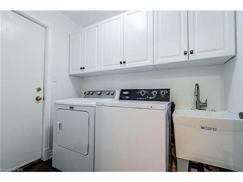 7 Nursery Lane, Fonthill, ON - Indoor Photo Showing Laundry Room