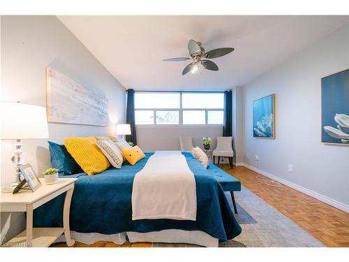 1402-215 Glenridge Avenue, St. Catharines, ON - Indoor Photo Showing Bedroom