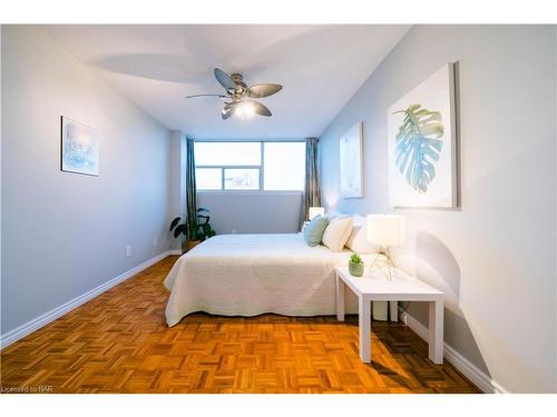 1402-215 Glenridge Avenue, St. Catharines, ON - Indoor Photo Showing Bedroom