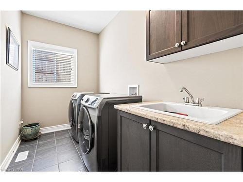 1036 Kerby Street, Fort Erie, ON - Indoor Photo Showing Laundry Room