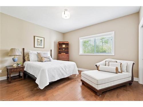 1036 Kerby Street, Fort Erie, ON - Indoor Photo Showing Bedroom