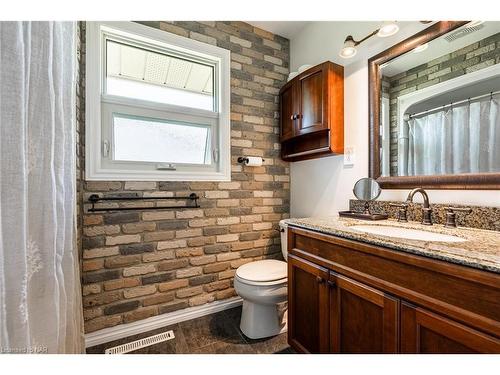 2179 Niagara Parkway, Fort Erie, ON - Indoor Photo Showing Bathroom