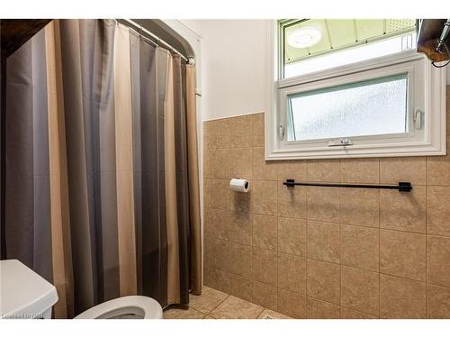 2179 Niagara Parkway, Fort Erie, ON - Indoor Photo Showing Bathroom