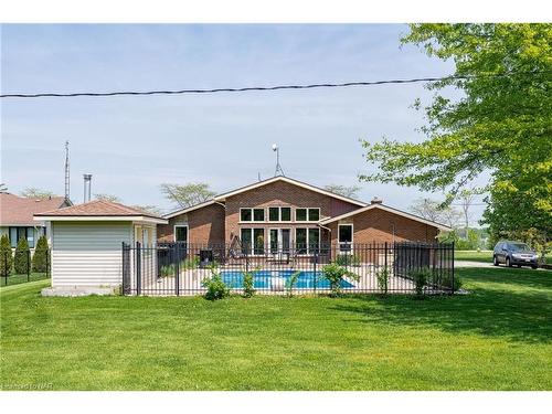 2179 Niagara Parkway, Fort Erie, ON - Outdoor With In Ground Pool